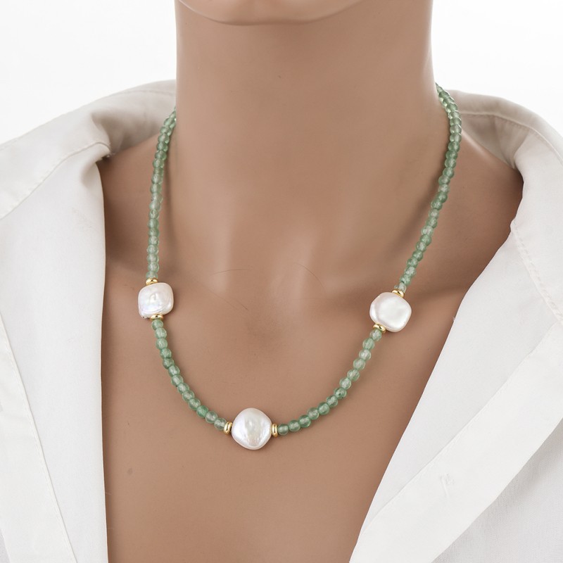 Fashionable organic universal necklace from pearl