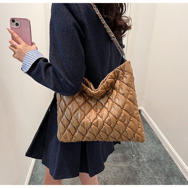 Große Gesteppte Tragetasche Für Damen Geräumige Lingge Schultertasche_voghion.com