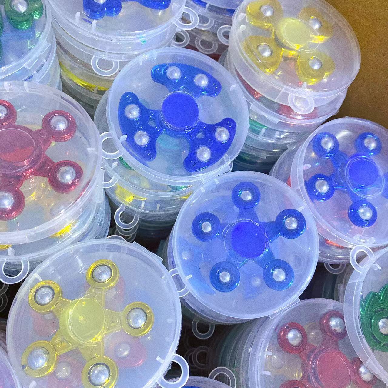 Giroscopio giratorio en caja de punta de dedo giroscopio galvanizado de plástico colorido girar le creativo mercado nocturno 2 juguetes de tiendas