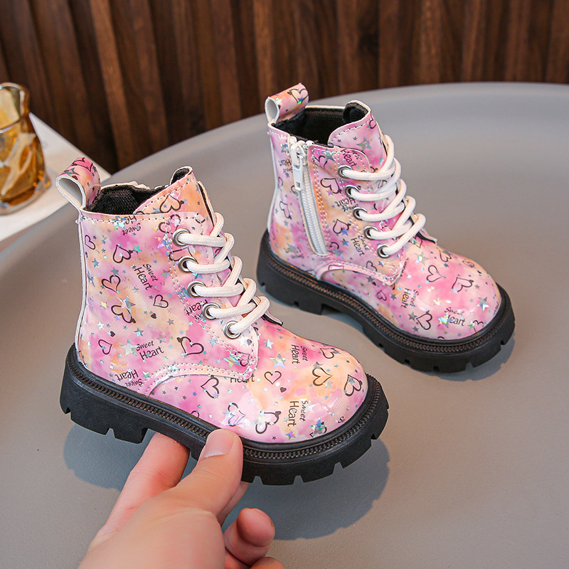 Botas infantis Martin de cano médio com estampa de couro brilhante, novas botas infantis Martin para meninas, botas de cano médio da moda para meninos, outono/inverno 2024_voghion.com