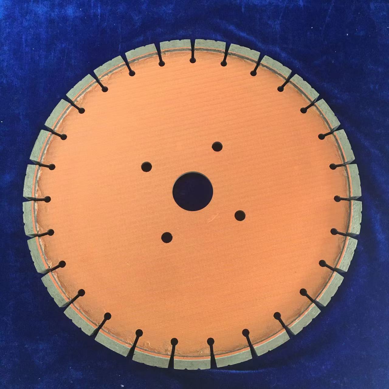 科美金属烧结切割片 加厚新款马路混凝土路面开槽切宽缝转用锯片