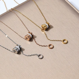 项链;耳环;手镯