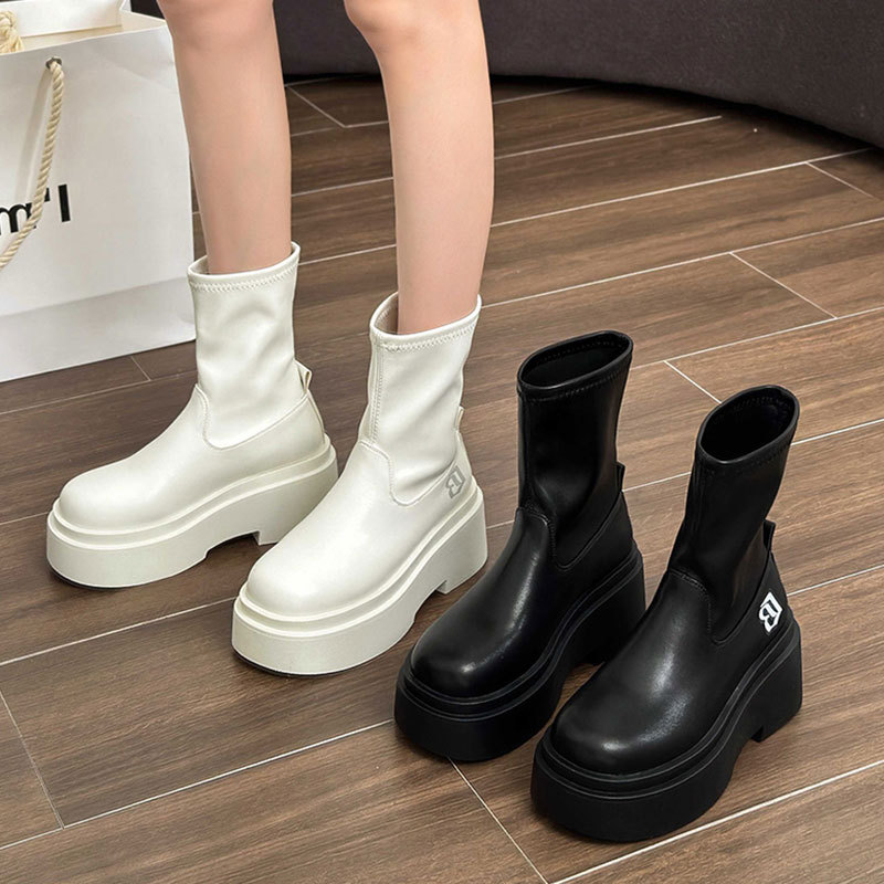 작은 스파이스 걸스 편지 스트레치 부츠 여자의 2024 가을 새로운 상승 마틴 부츠 두꺼운 스키니 짧은 부츠