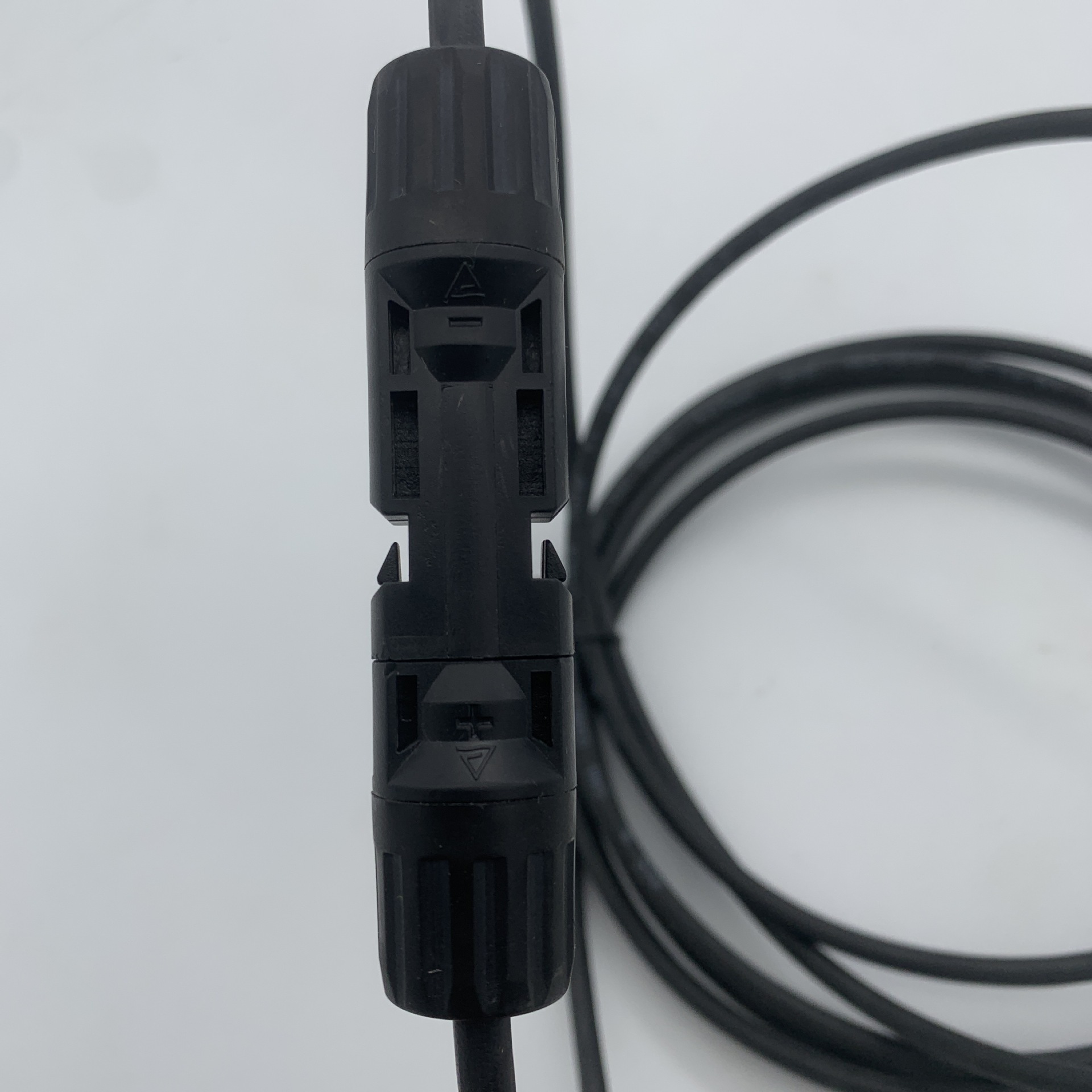 太阳能光伏电线 光伏线材 铜芯 光伏线缆MC4太阳能板光伏线缆