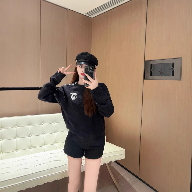 Autumn New Design Embroidered Shoulder Silver Buckle Round Neck Black Loose All-match Sweater Top