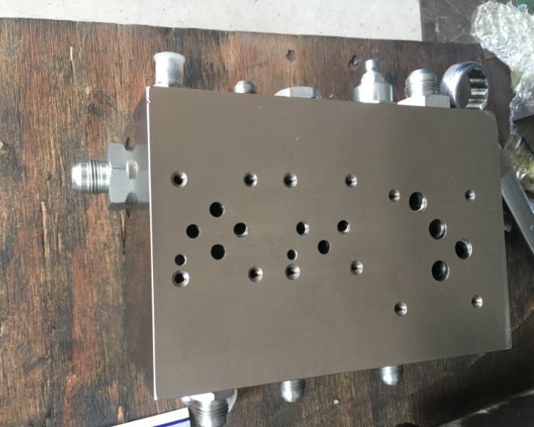 液压阀组 03-6W 插装液压系统总成 06-7路油路板，逻辑阀油路块