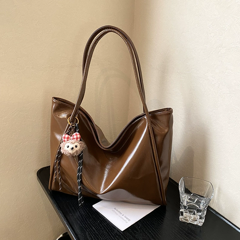 Small design capacious fashionable one-shoulder bag