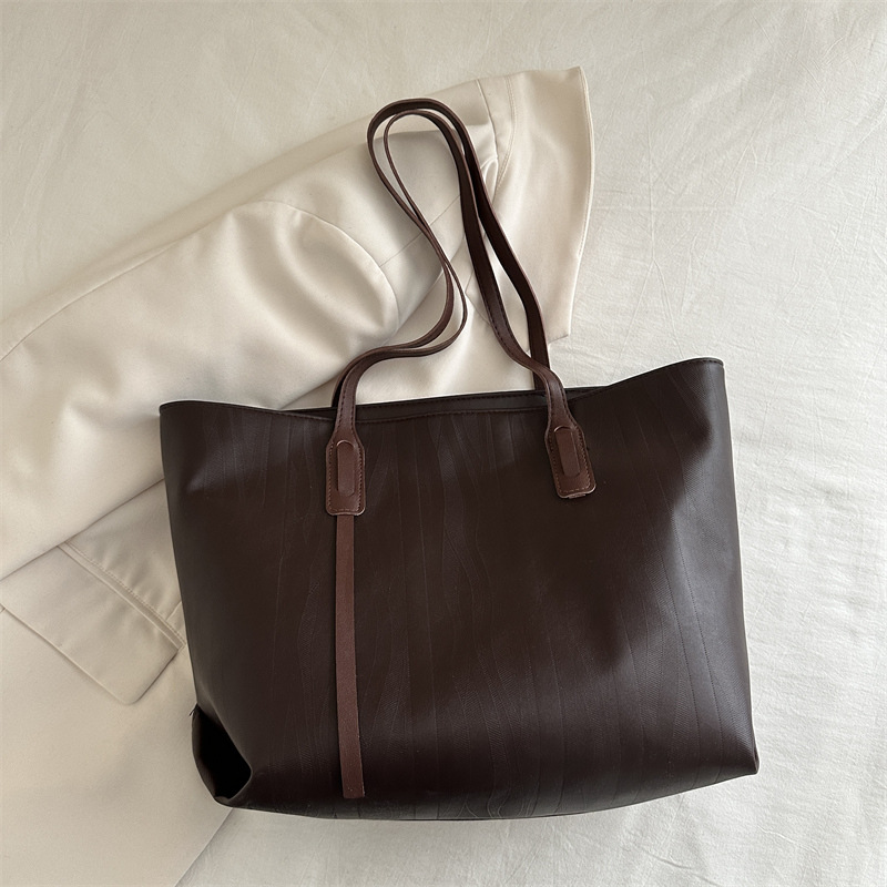 Bolso de gran capacidad para mujeres 2024 nuevo bolso de mano de textura retro bolso de hombro de viaje de mujer bolsa de oficina