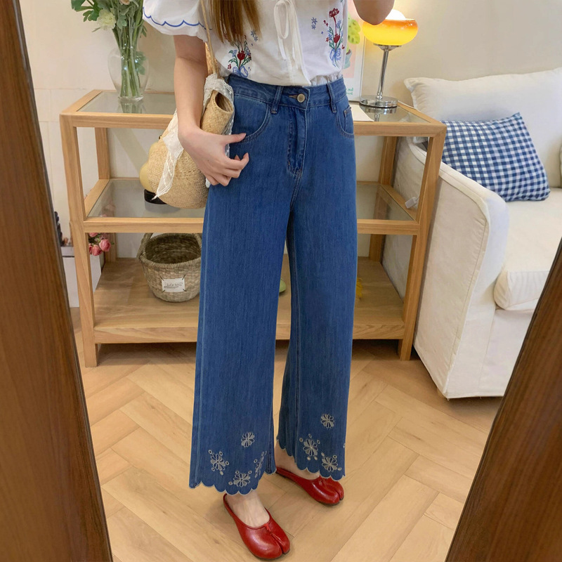 2025 Autumn Fashion Floral Hollow Straight-Leg Jeans for Women with Pear-Shaped Body, Loose Slimming Wide-Leg Cropped Pants