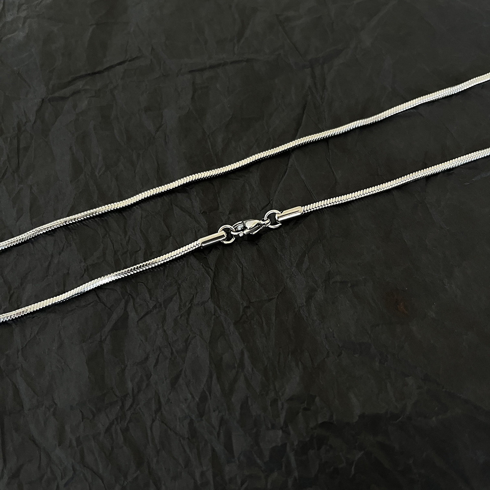 Minimalist Titanium Steel Collarbone Chain For Men Vintage Style_voghion.com