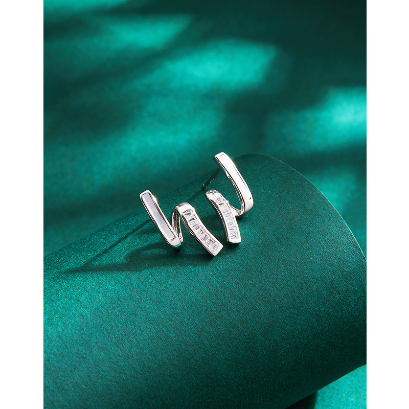 Pendientes de plata esterlina de concha para mujer verano elegante diseño de nicho de plata 925 pendientes geométricos simples pendientes de lujo de alta calidad