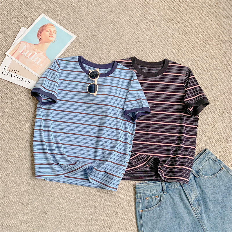 Skin-brightening striped short-sleeve T-shirt for women, summer design with contrasting colors, new casual versatile stylish top for women