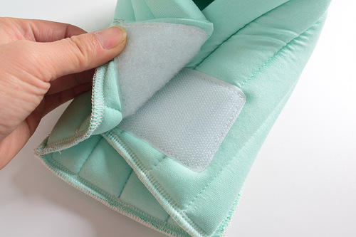 (Pair set) Heel pads to protect the skin of the feet. Cotton interior with adjustable elasticity.