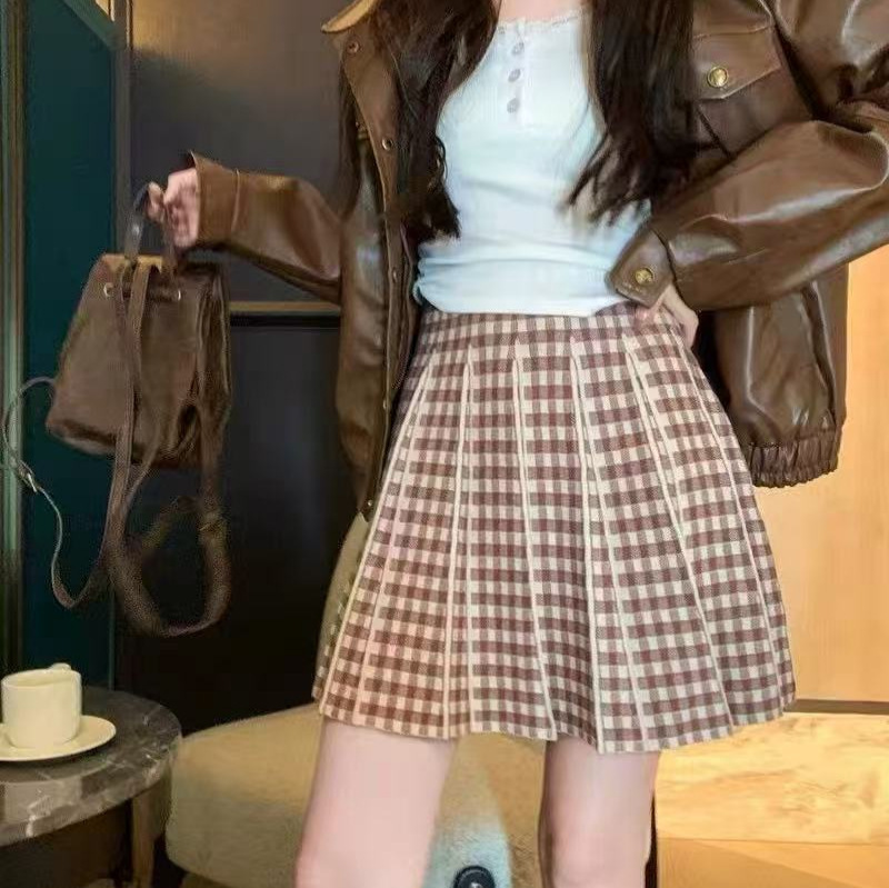 2025 Autumn Plaid Skirt Women's New Korean Style Small Slim Elastic High Waist Knitted Pleated Short Skirt