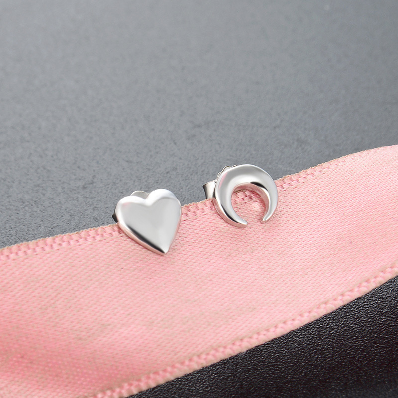 Estilo japonés y coreano dulce fresco pendientes s925 plata asimétrica estrella Luna pendientes estrella Luna joyería entrega de una sola pieza