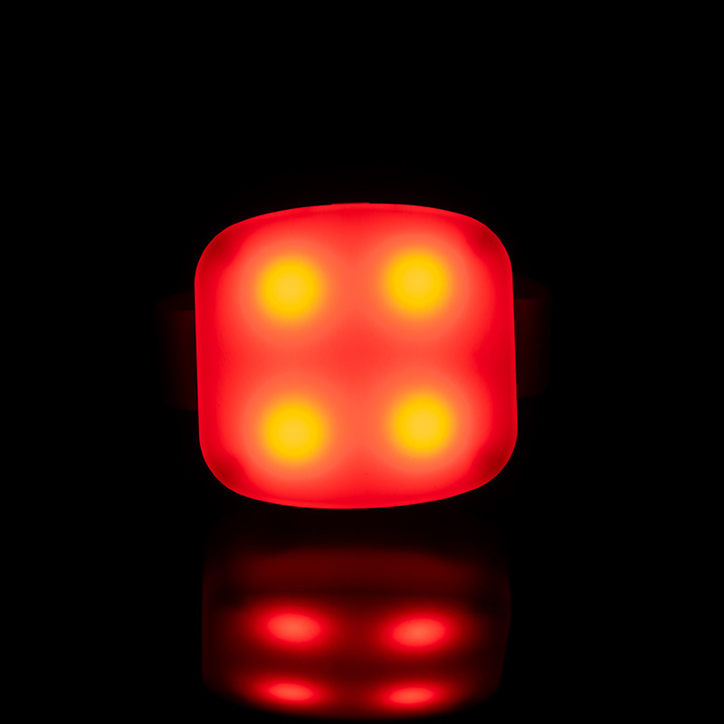 Pulsera luminosa cuadrada de 4 luces, suministros de celebración de la reunión anual de la empresa, pulsera de apoyo de control de campo, pulsera fluorescente ajustable