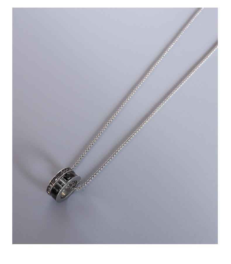 Fashion Diamond Titanium Steel Necklace Wholesale display picture 4