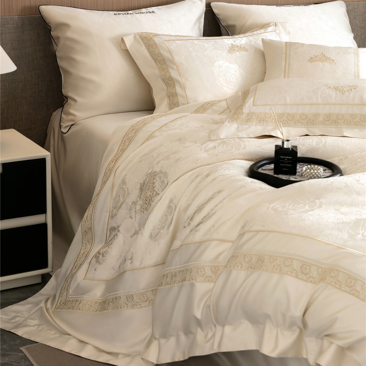Modern Style High-End Gilt Embossed Jacquard High-End Bedding Bedding Long-Staple Cotton Pure Cotton Four-Piece Set with Bright Crown Weaving Dream