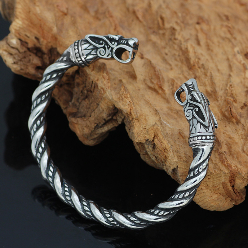 Modetrend Retro Doppelköpfiger Drache Offenes Massivarmband für Männer Nordische Mythologie Piratenpersönlichkeit Herrenarmband aus Drachenknochen_voghion.com