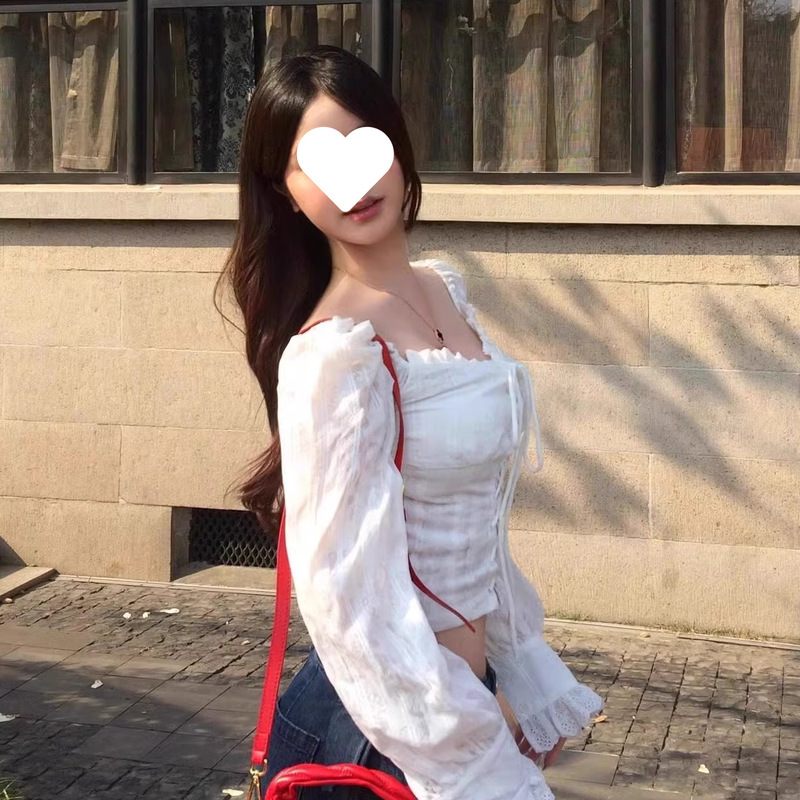 フレンチストラップワンショルダーレース長袖シャツ女性用春夏ニッチユニークでシックな鎖骨露出美しいトップ|undefined