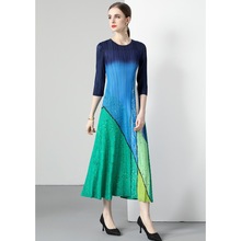 2025欧美时尚气质 三宅皱褶修身显瘦撞色线条大码女装印花连衣裙