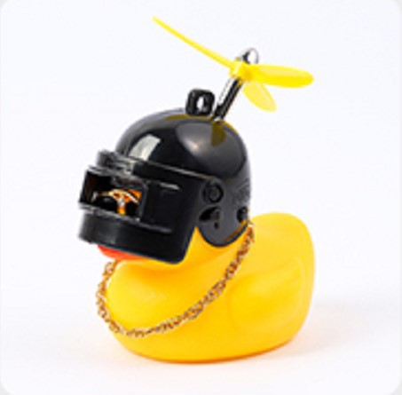 Broken Wind Duck Decoración de coche Adornos Red de coche con casco Tik Duck Little Yellow Duck Car Turbo Duck