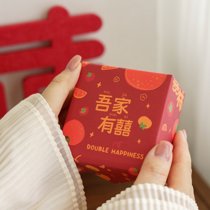 ニャンは6枚の結婚祝いのお祝いの贈り物を述べました。|undefined