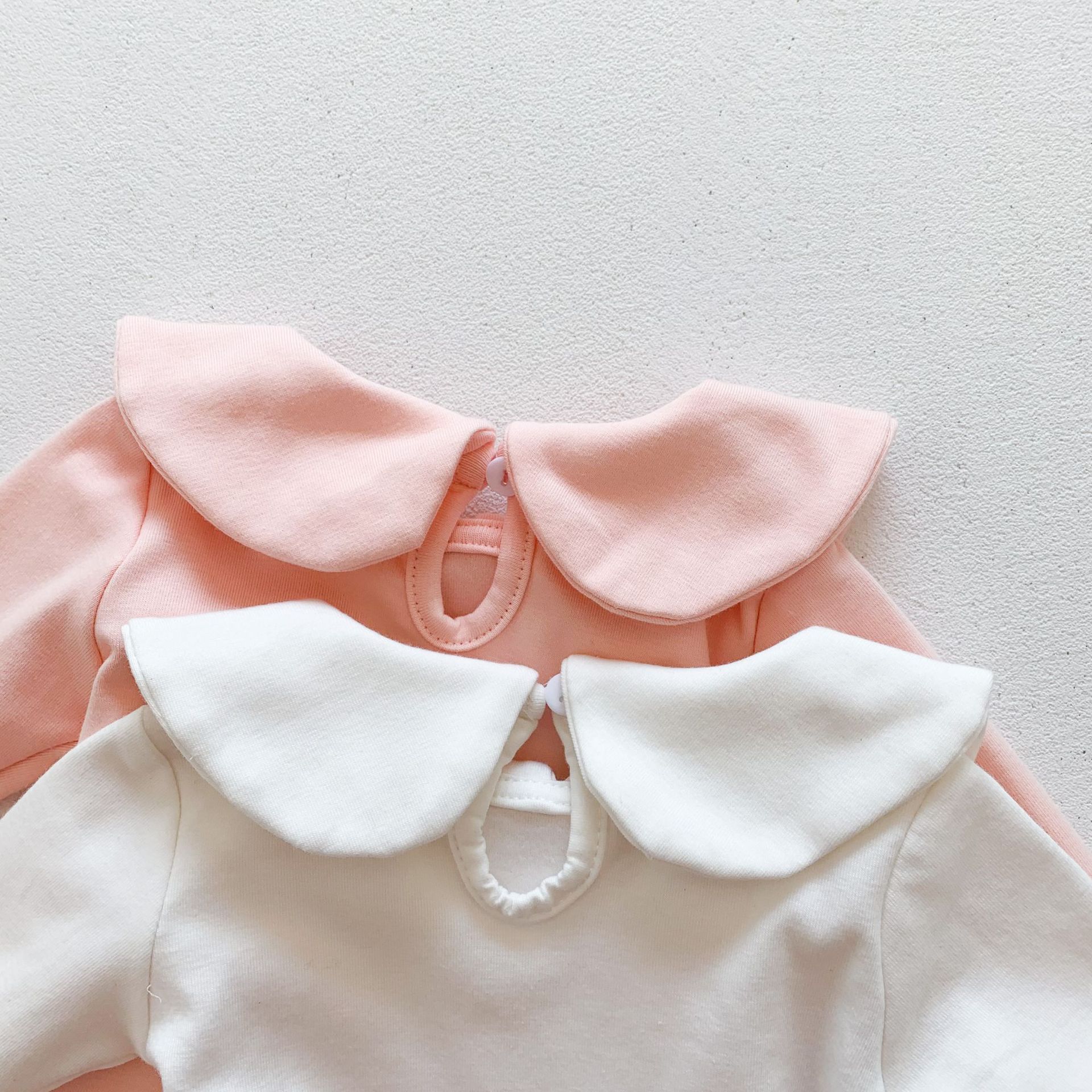 Camiseta de bebé 2024 primavera y otoño bebé de manga larga Camiseta pequeña solapa de los niños camisa de fondo superior de algodón superior de los niños
