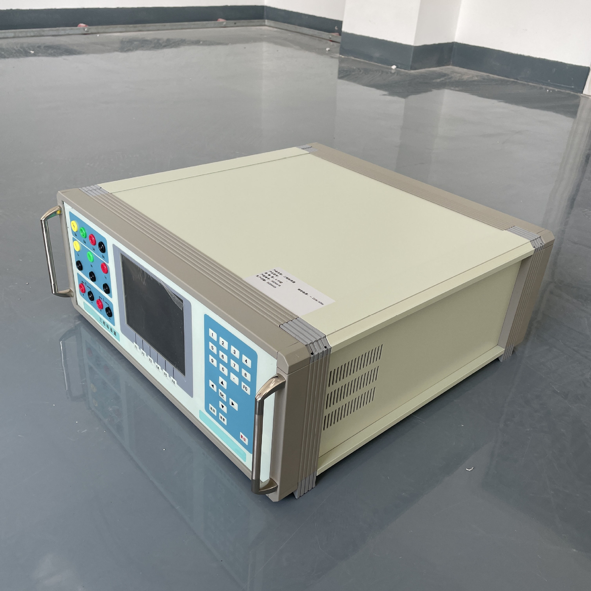 三相标准源 (3).JPG