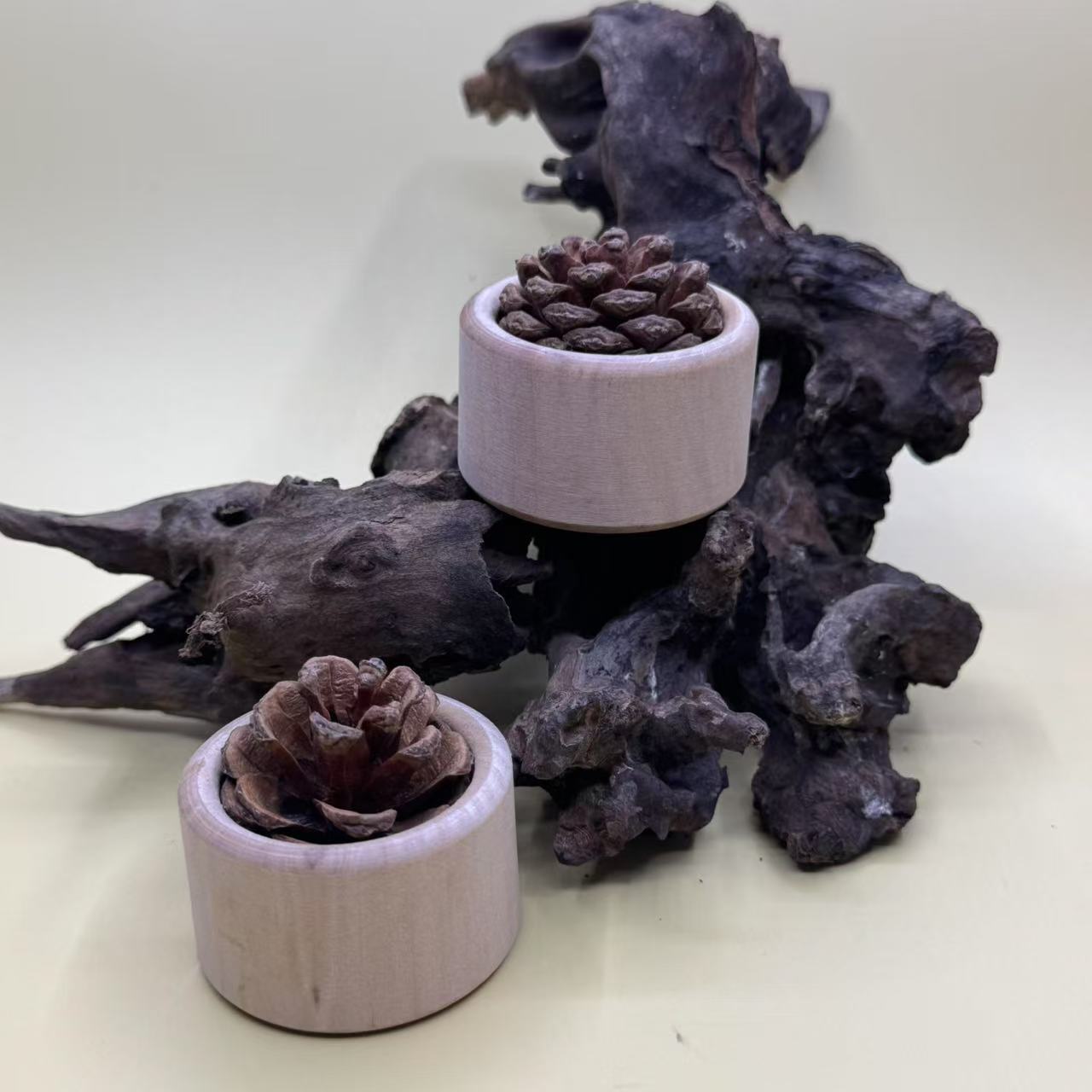 Creativo aromas de piñas de madera maciza, adornos de incienso de madera, aceite esencial, difusor de automóvil, dormitorio, oficina, madera de expansión sin fuego