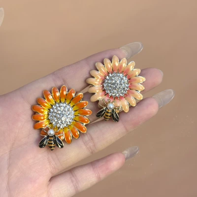 Sunflower Brooch, High-End Exquisite: Yaxa sancaqları