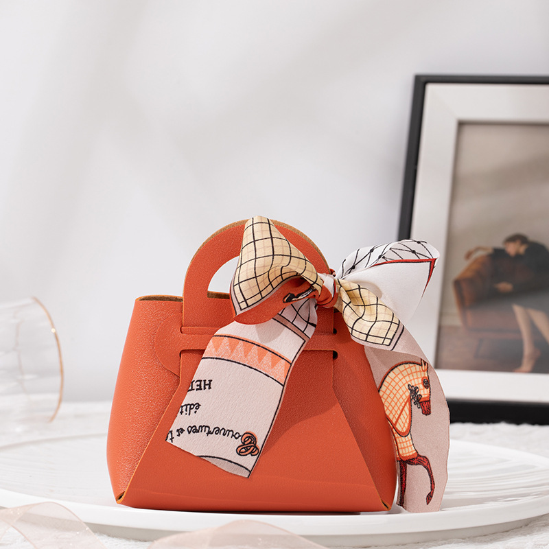 Ins style wedding candy box leather small gift box lipstick packaging box wedding gift box wedding souvenir handbag