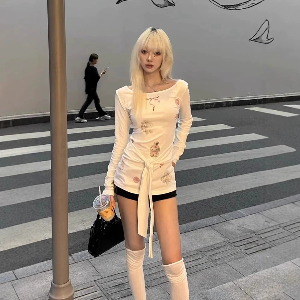 Американский национальный прилив сладкая девушка белая футболка с длинными рукавами женская осень новый мультяшный принт сплошной цвет дизайн пуловер топ