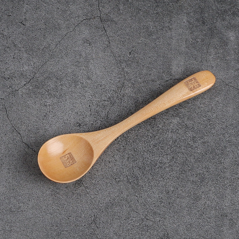 Directo de fábrica anti-escaldar cuchara de los niños de madera chino pequeña cuchara de madera los niños aprenden a comer cuchara de madera en stock al por mayor