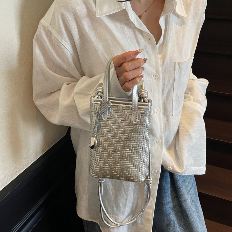 Bolso de teléfono móvil de moda coreana 2025 verano nuevo bolso de hombro tejido casual bolso de mensajero de todo fósforo para mujer