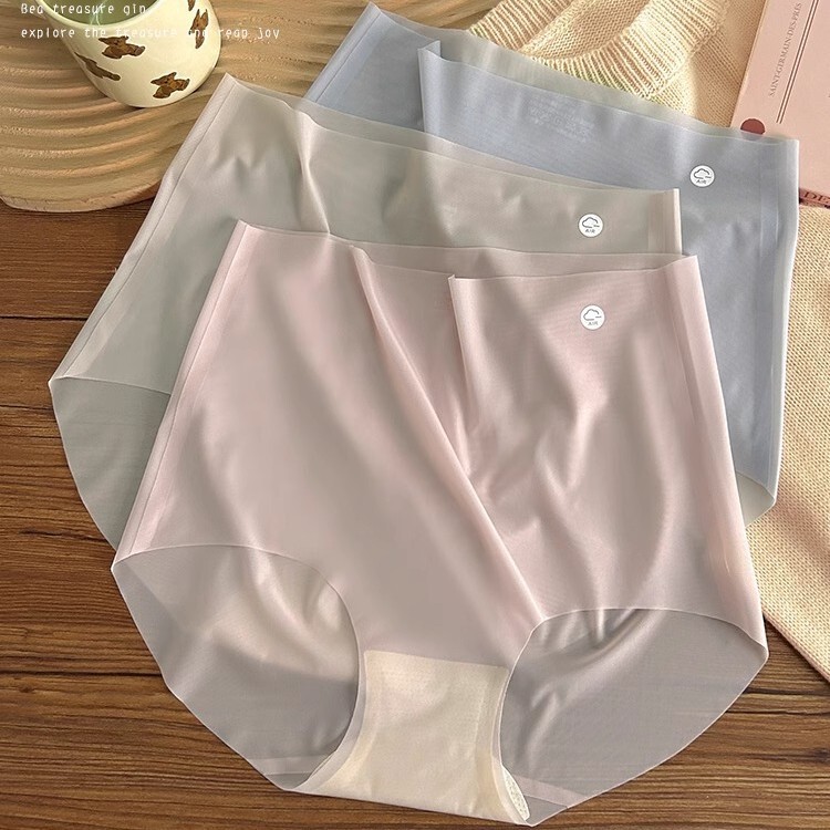 Ice Silk Underwear Women's Traceless Thin Summer Anti-bacterial Crotch Exercise Without Hip Yoga Fitness Girls' Bionic Shorts