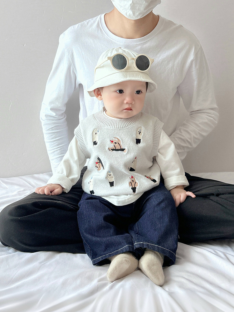 Primavera y otoño estilo coreano ropa de bebé hombre suéter niño dibujos animados bordados chaleco de punto bebé chaleco de hombro casual de moda