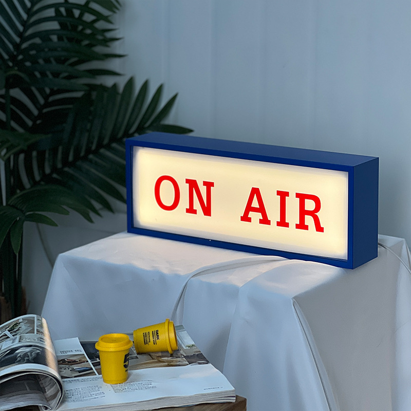 Caja de lámparas acrílicas cartel recargable cartel de lámparas de color borde de metal brillante y elegante personalizado