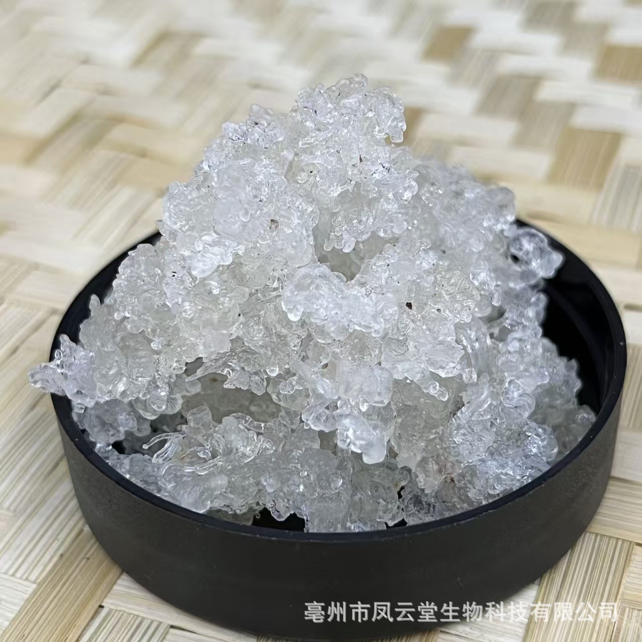 Peach Gum Snow Fungus Jelly and Gleditsia Seed Gift Box 150g Natural Resin and Botanical Set for Dessert Soups in use