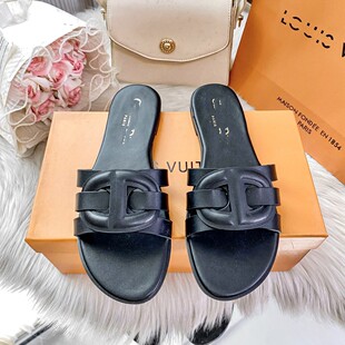 D�Ҹ߶�26���¿�CD�i��ƽ��һ�֎���Ь���m�ٴ�r���⴩��Ь���l