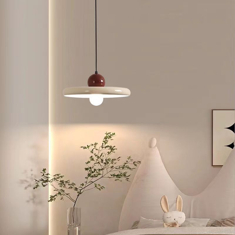 Cabecera de cama de calabaza de crema roja lámpara pendente del dormitorio simple cabeza alta sensación moderna de tres cabezas pequeña lámpara pendente del restaurante
