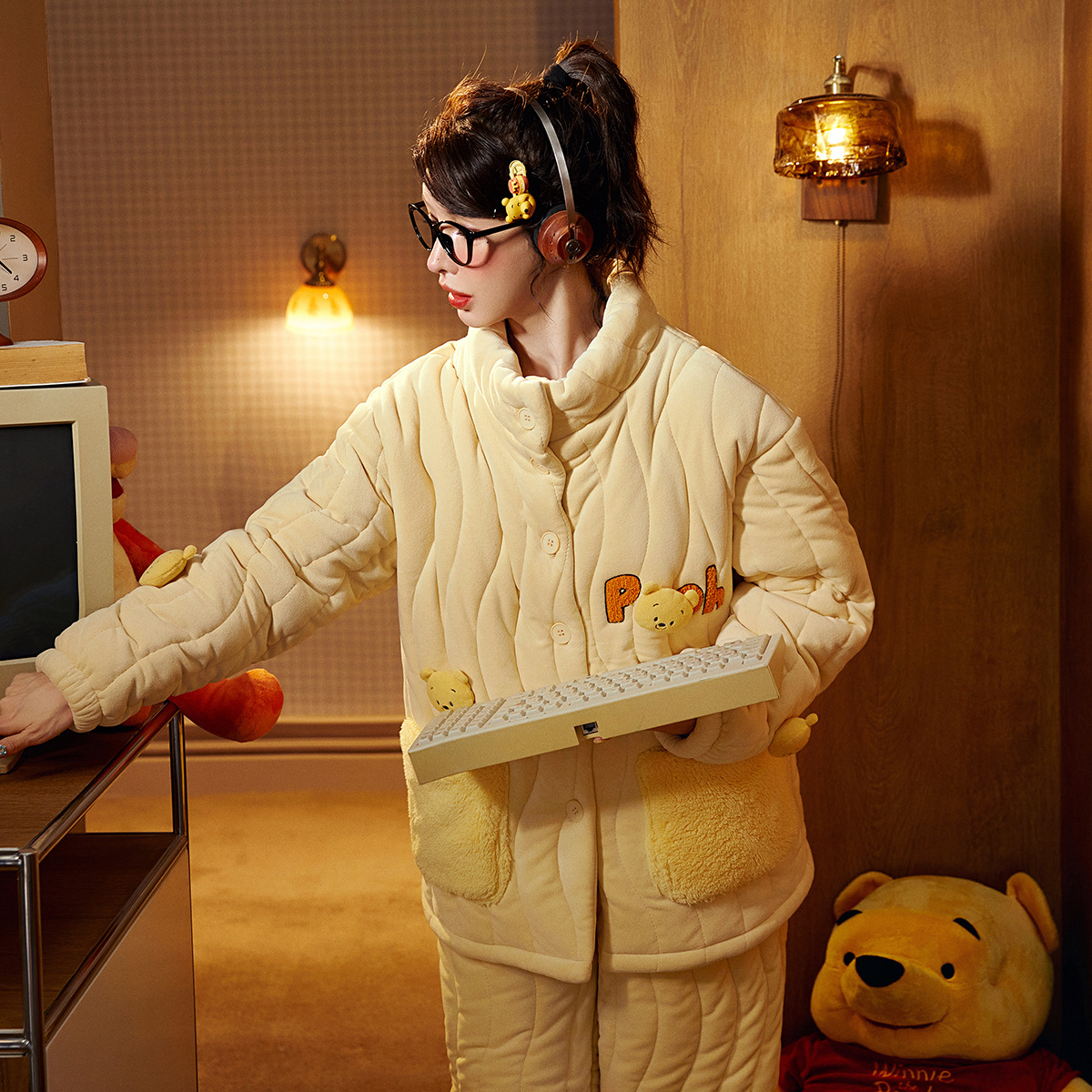 RUNMA [WARM TYPE] JOINT WINNIE THE POOLE FALL | WINTER PAJAMAS 여성용 두꺼운 산호 양털 퀼트 홈 의류 세트