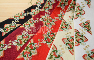 Tang-Style Floral Pattern Restored Floral Hanfu Dress with Embroidered Ribbon Lace Trim and Collar by Yu Mao Xiaoge