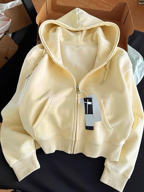 Sweet and Korean-style outfit: yellow short sweatshirt jacket for women, hooded sweatshirt, thin zip-up cardigan, trendy outerwear Sweet and Korean-style outfit: yellow short sweatshirt jacket for women, hooded sweatshirt, thin zip-up cardigan, trendy outerwear