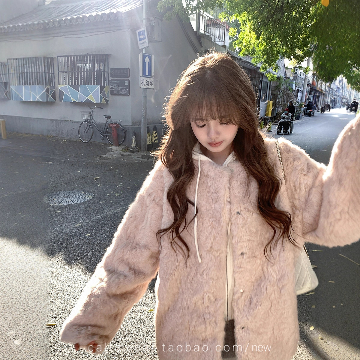 粉嫩小湖羊2025新款羊羔毛外套女韩版中长款糯叽叽宽松毛绒大衣