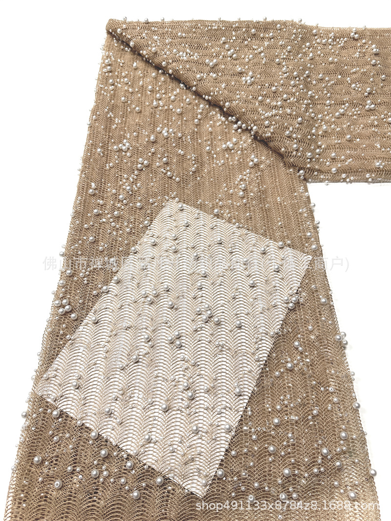 Inventario de tela de malla de cuentas de clavos pesados tamaño de perla ondulado bordado vestido de boda vestido de noche cheongsam tela