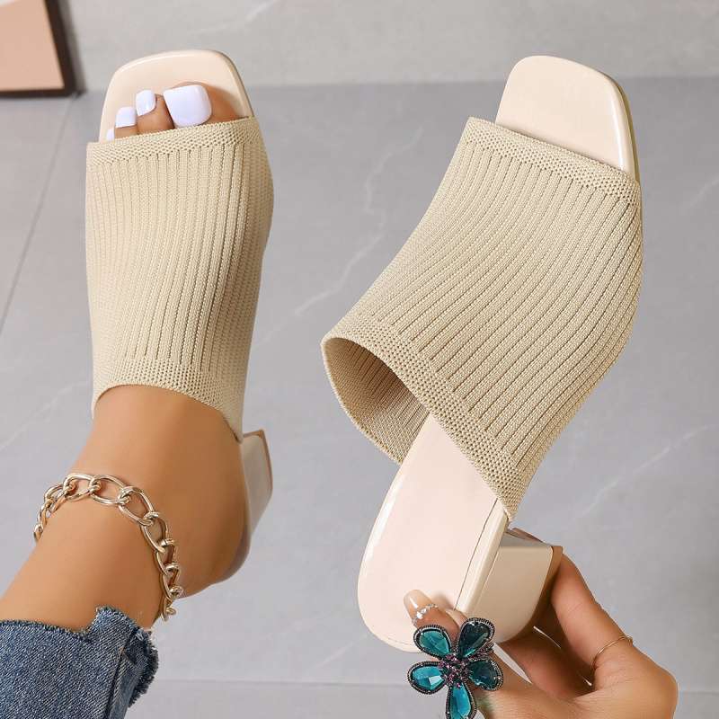 Pantuflas mujeres de punto de verano salen a usar zapatos de mujer de tacón medio grueso de cabeza cuadrada de moda sandalias y pantuflas de todo fósforo