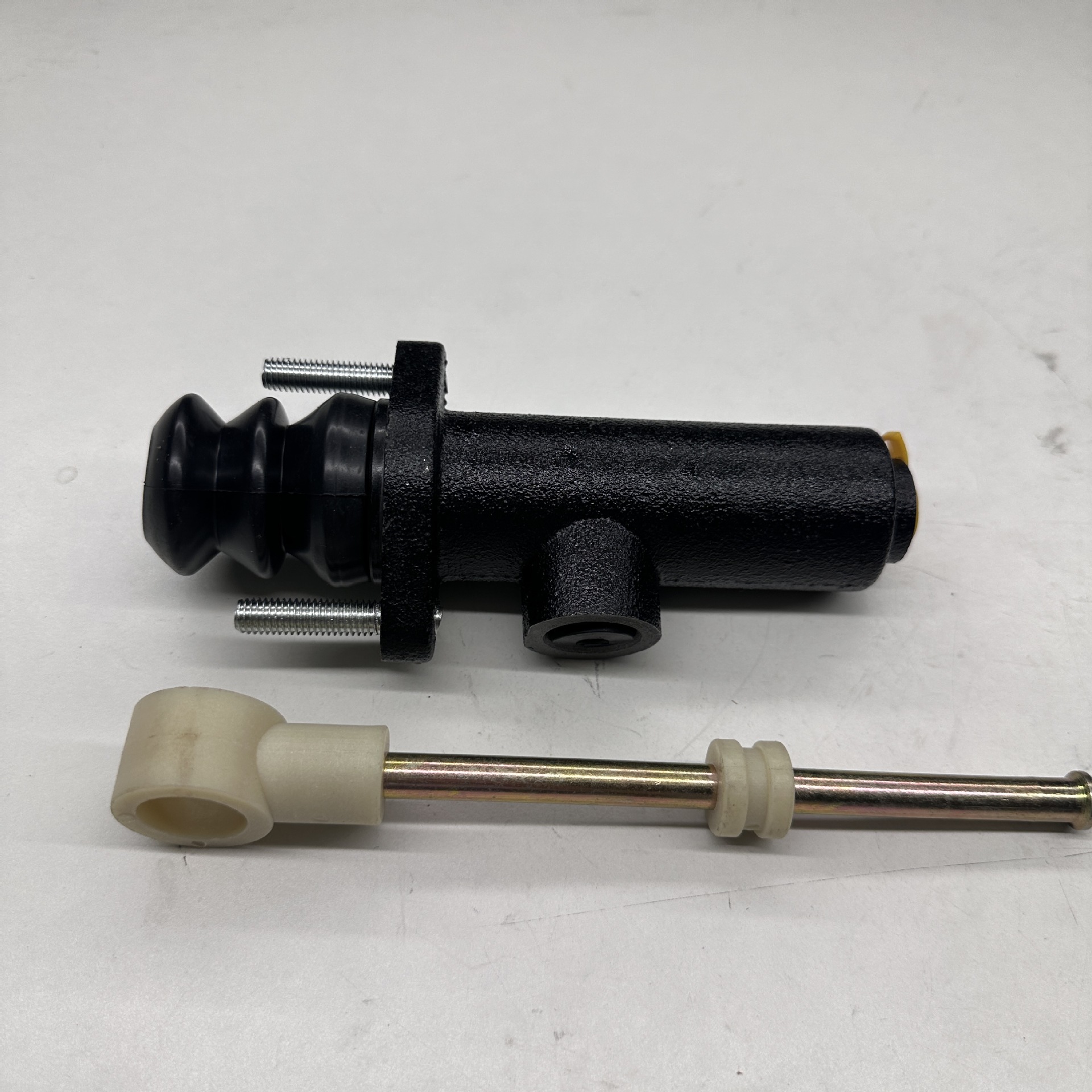 Cm640200,1628218,8085690 Suitable for Volvo Truck Clutch Master Cylinder