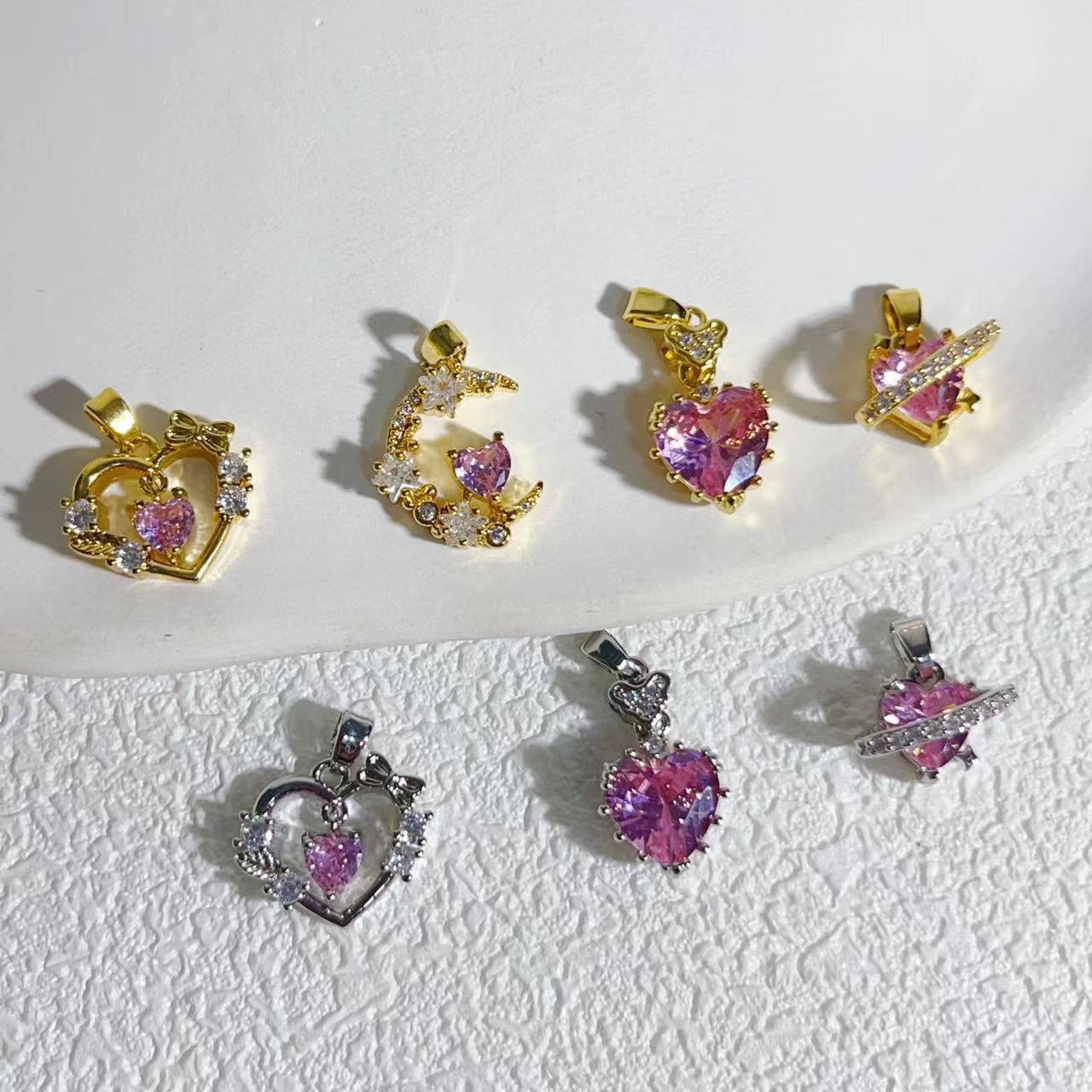 Shiny sophisticated fuchsia pendant heart-shaped