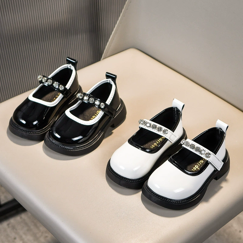 Маленькая девочка жемчужная цветочная туфля 2024 весна и осень новая девушка сладкая обувь принцессы противоскользящая одиночная обувь